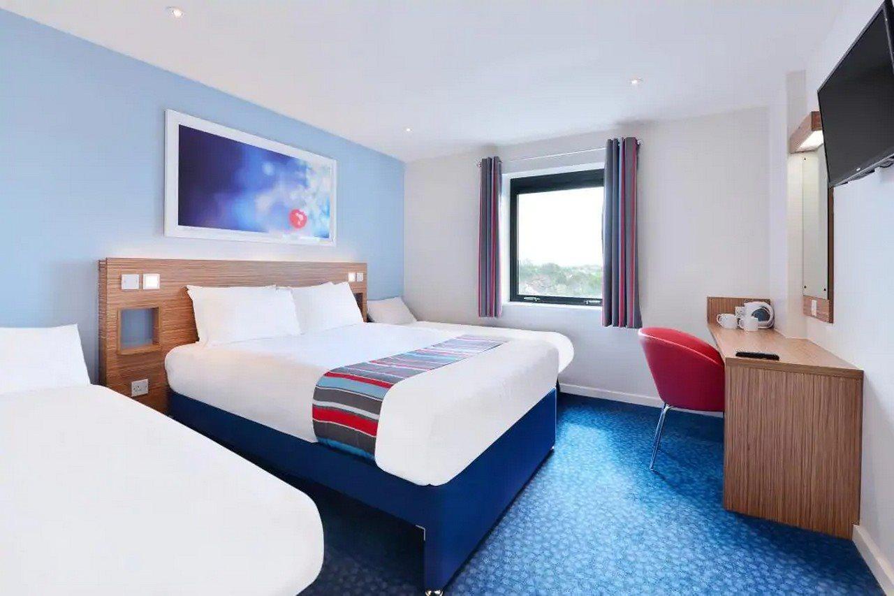 Travelodge Cardiff M4 Exterior photo