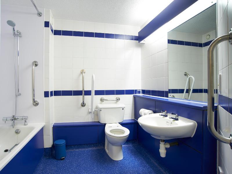 Travelodge Cardiff M4 Exterior photo
