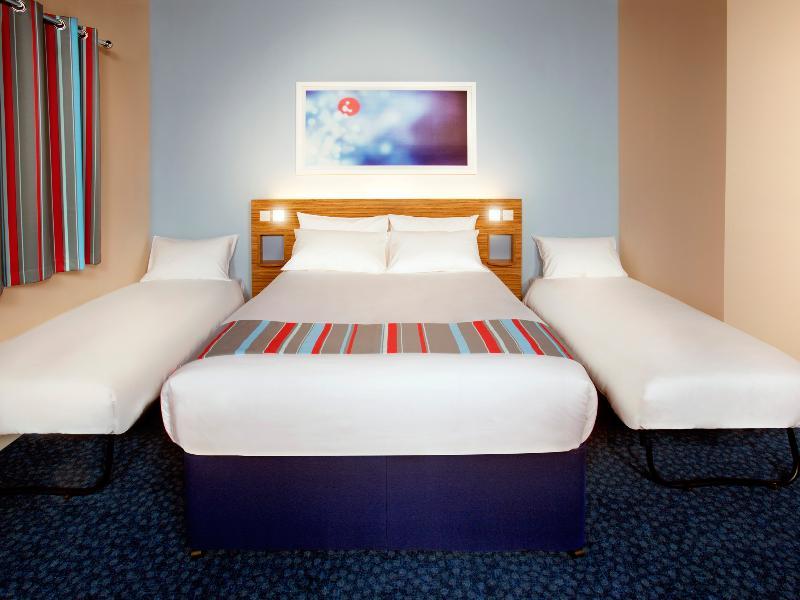Travelodge Cardiff M4 Exterior photo