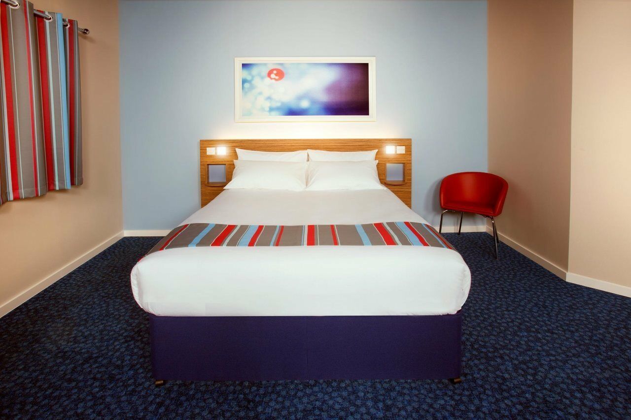 Travelodge Cardiff M4 Exterior photo